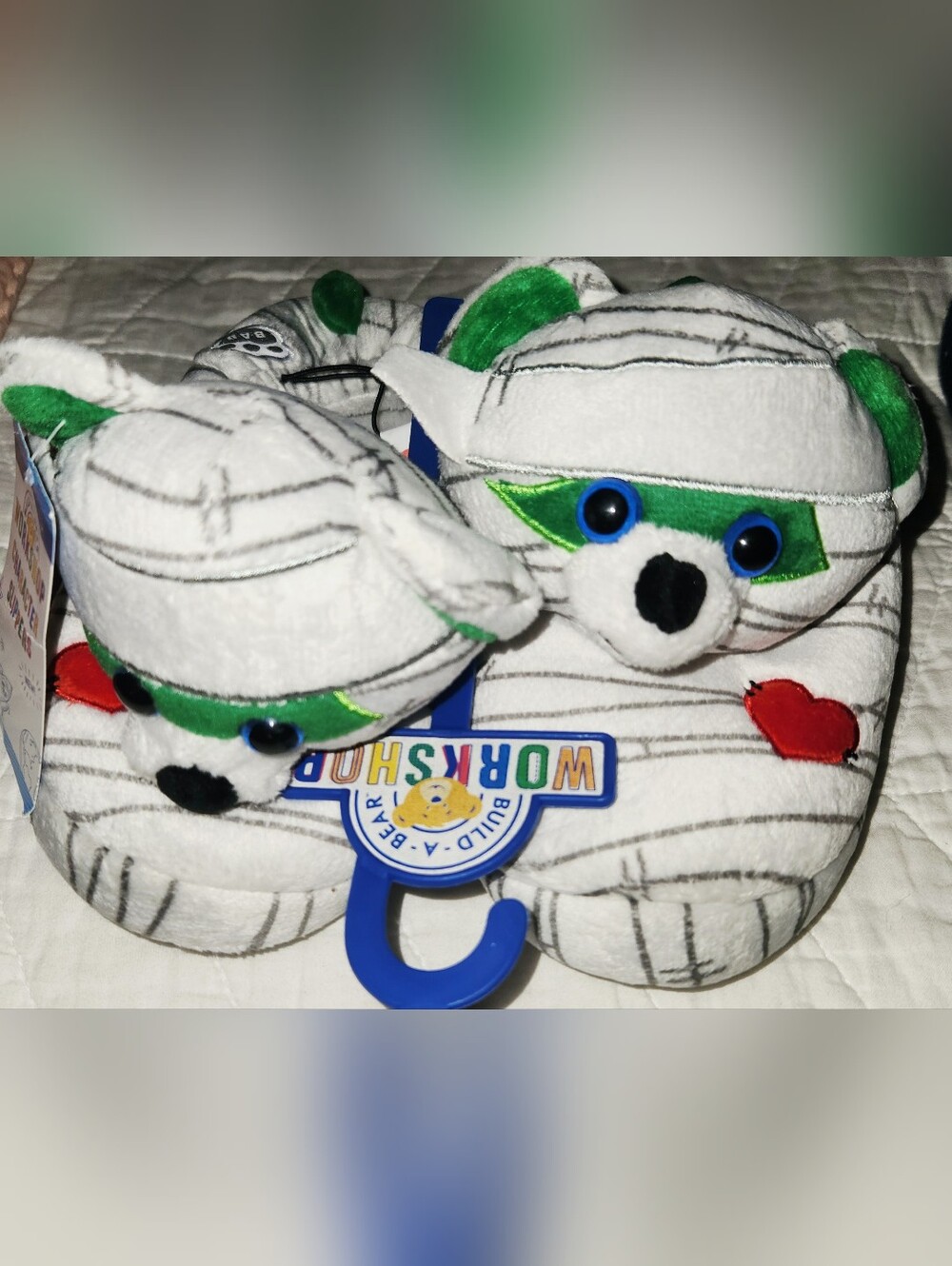 Build-A-Bear Workshop White & Green Mummy Bear Plush Kids Slippers NWT